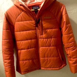 COPY - Patagonia puffy jacket. Size Girls XL. Worn twice. Fits a teen or petite…